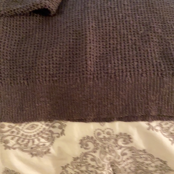 AE Cold Shoulder Sweater NWOT - Picture 5 of 7